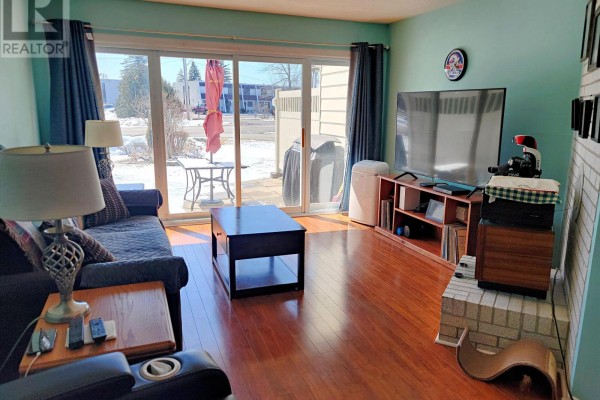 Laundry room - 3 - 4 Paradise Boulevard, Ramara, ON L0K1B0 Photo 5