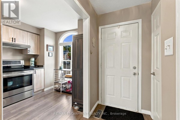 Bathroom - 3 - 4200 Kilmer Drive, Burlington, ON L7M4Y2 Photo 3