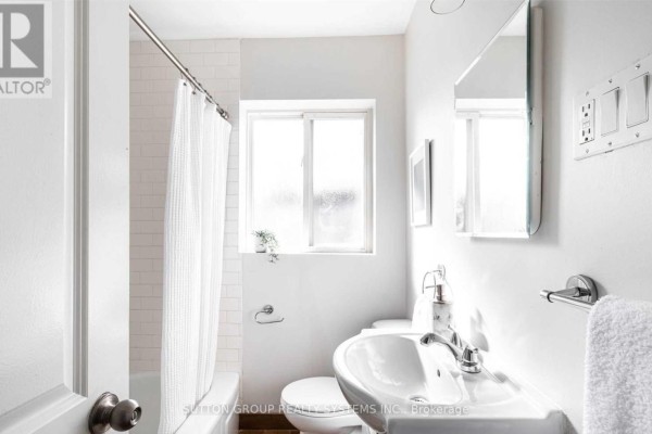 3 - 465 Ashdale Avenue, Toronto, ON M4L2Z3 Photo 5