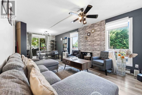 Living room - 3 - 500 Fenerty Court, Ottawa, ON K2L3B1 Photo 4