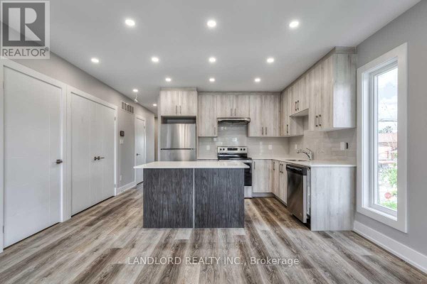 Living room - 3 - 53 Rockcliffe Boulevard, Toronto, ON M6N4R3 Photo 2