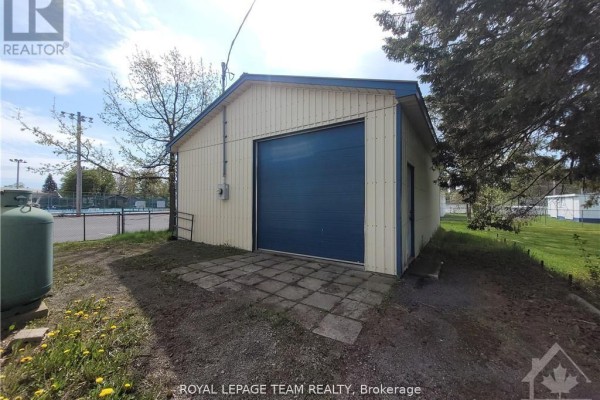 Commercial for rent at 3 - 561 St-philippe Street, Alfred And Plantagenet, ON - MLS® mrgOfL