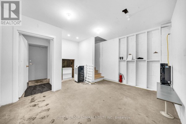 3 - 70 Vanley Crescent, Toronto, ON, photo 3