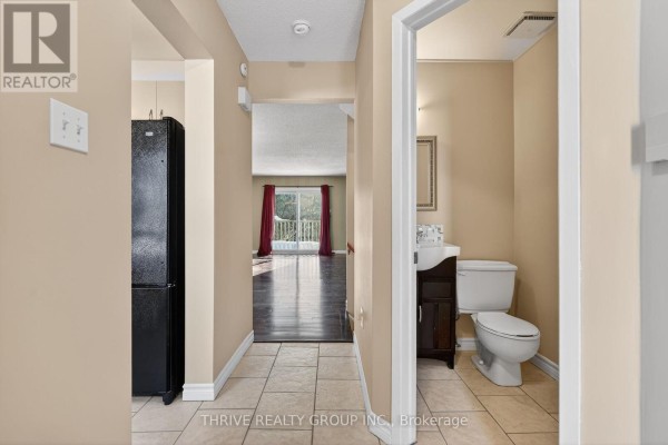 Kitchen - 3 - 80 Acorn Crescent, London North, ON N6G4R8 Photo 4