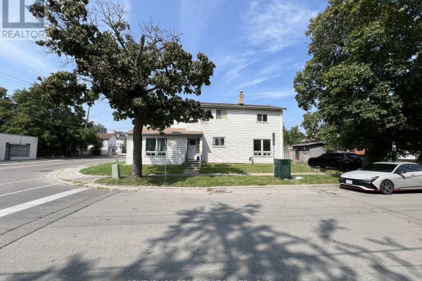3 - 86 Brock Street E, Oshawa, ON L1G1S1 Photo 2