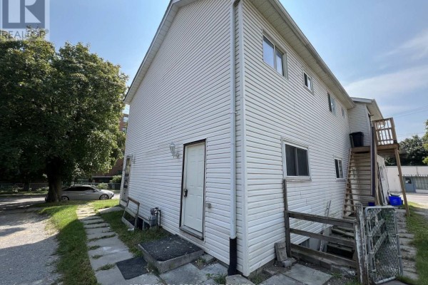 3 - 86 Brock Street E, Oshawa, ON L1G1S1 Photo 3