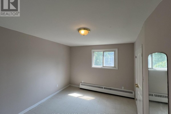 3 - 86 Brock Street E, Oshawa, ON L1G1S1 Photo 4