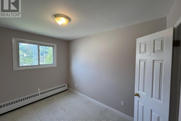 3 - 86 Brock Street E, Oshawa, ON L1G1S1 Photo 5
