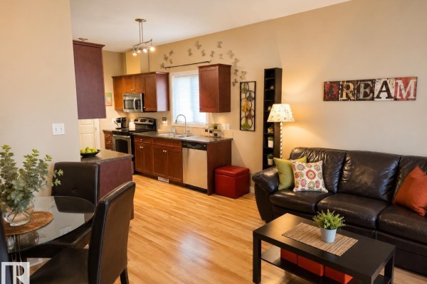 #3 11811 106 St Nw, Edmonton, AB T5G2R2 Photo 5