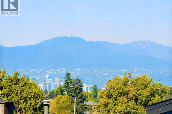 3 1325 E 37th Avenue, Vancouver