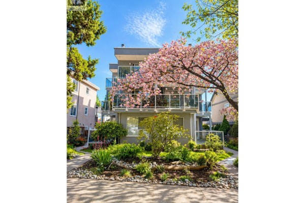 3 1510 E 3rd Avenue, Vancouver