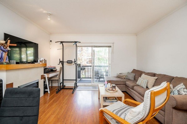 3 15233 34 Avenue, Surrey, BC V3Z2T7 Photo 4