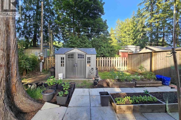 3 21091 Lougheed Highway, Maple Ridge, BC V2X2R2 Photo 4