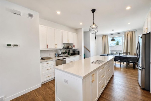 Kitchen - 3 259 5th Avenue Sw, Altona, MB R0G0B2 Photo 5