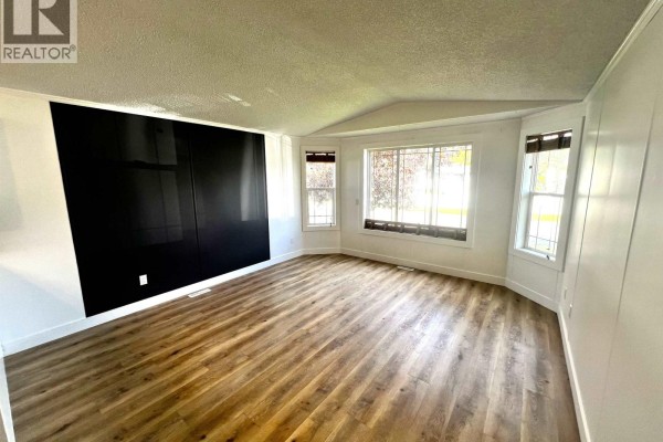 Foyer - 3 3278 Third Avenue, Smithers, BC V0J2N0 Photo 5