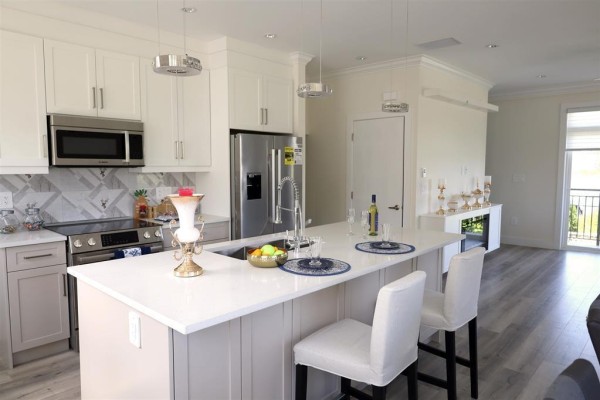 3 8181 135a Street, Surrey, BC, photo 2