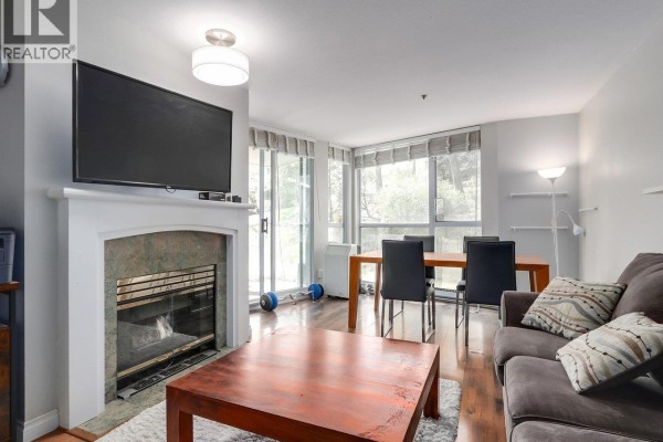 3 8420 Jellicoe Street, Vancouver, BC V5S4T1 Photo 2