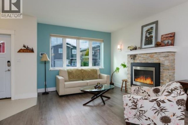 Living room - 3-85 Aksala Drive, Whitehorse, YT Y1A0M5 Photo 4