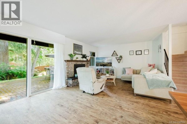 Storage - 3 933 Admirals Rd, Esquimalt, BC V9A2P1 Photo 4