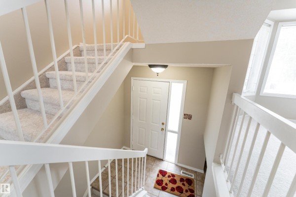 Family room - #3 9703 174 St Nw, Edmonton, AB T5T6C5 Photo 4