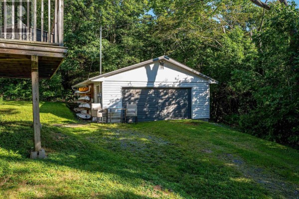 3 Admiral Street, Dartmouth, NS B2X1W3 Photo 5
