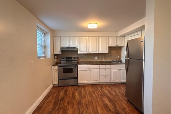Living room/Dining room - 3 Balmoral Avenue S Unit# 1a, Hamilton, ON L8M3J7 Photo 3