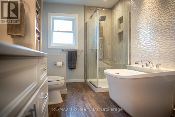 3 Belfast Circle, Tillsonburg, ON, photo 2