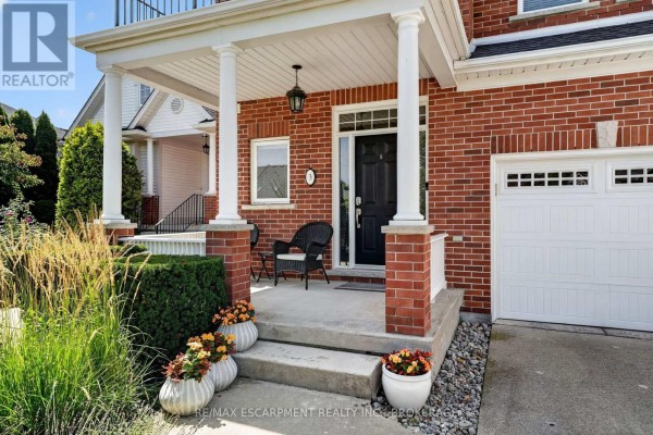 3 Black Walnut Common, St  Catharines, ON, photo 2