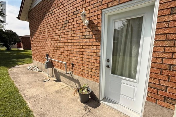3 Burnt Ember Court Unit# Lower, Kitchener, ON, photo 2