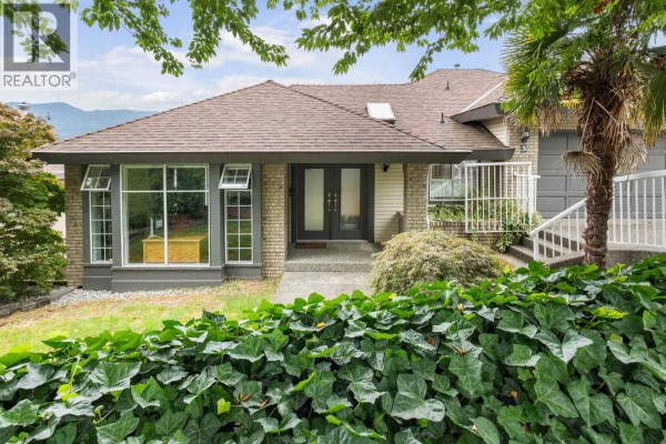 3 Burrard Crescent, Port Moody, BC, photo 3
