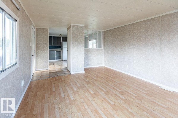 Primary Bedroom - 3 Calmar Mobile Home Park, Calmar, AB T0C0V0 Photo 4