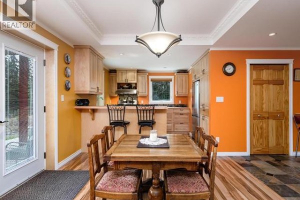 Kitchen - 3 Canenger Way, Whitehorse South, YT Y0B1T0 Photo 5