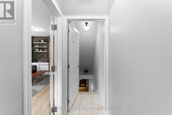 Kitchen - 3 Cardell Avenue, Toronto, ON M9N1S4 Photo 4