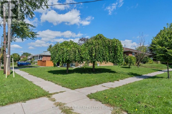 Kitchen - 3 Charity Road, Toronto, ON M1K3S1 Photo 3