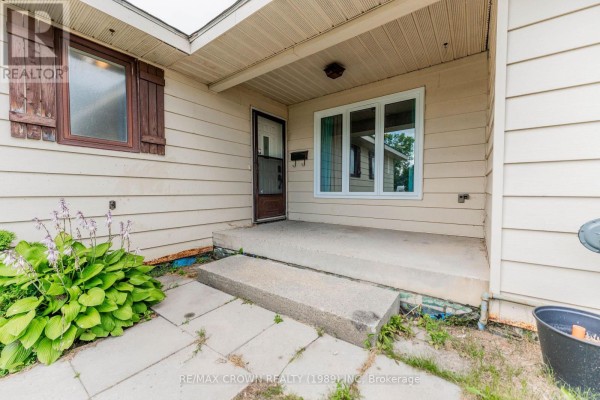 Dining room - 3 Clark Street, Kapuskasing, ON P5N1L3 Photo 5