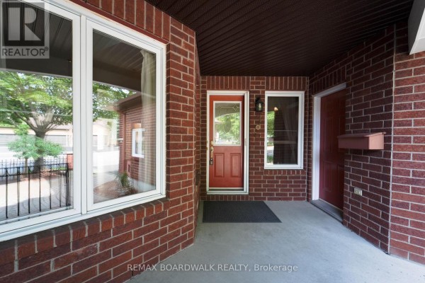 Family room - 3 Coulson Court, Ottawa, ON K2K2X8 Photo 4