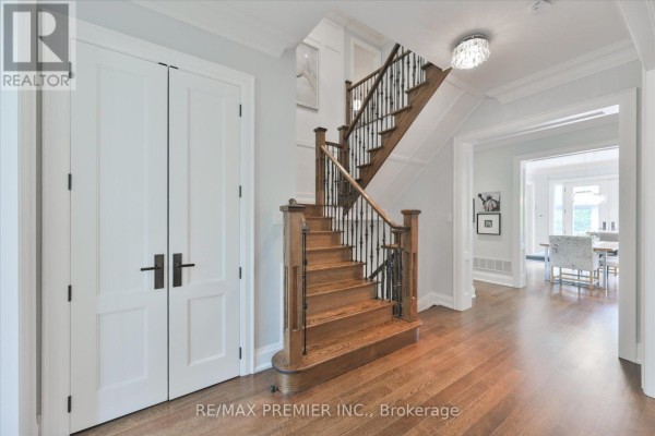 Dining room - 3 Cowley Avenue, Toronto, ON M9B2C9 Photo 5