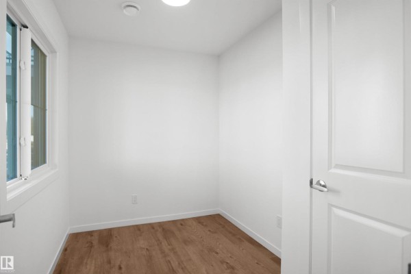Primary Bedroom - 3 Edgewater Cl, Spruce Grove, AB T7X3C7 Photo 4