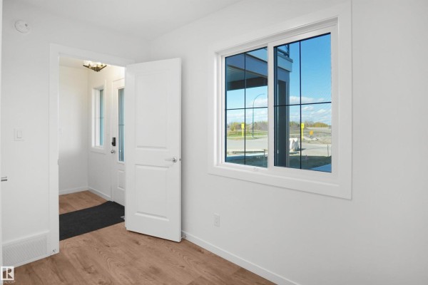 Bedroom 2 - 3 Edgewater Cl, Spruce Grove, AB T7X3C7 Photo 5