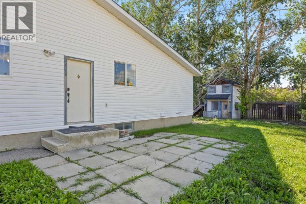 3 Emberdale Way Se, Airdrie, AB, photo 3