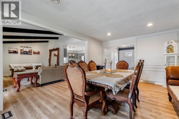 Kitchen - 3 Fischer Crescent, Leamington, ON N8H4S6 Photo 4