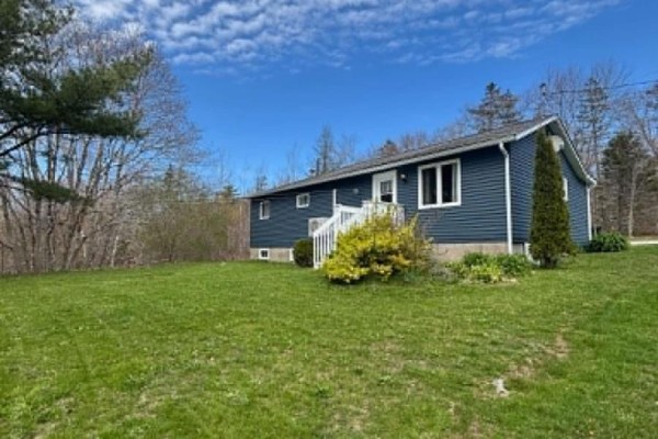 Living room - 3 Gillifillan Lake Road, Quinan, NS B0W3M0 Photo 4