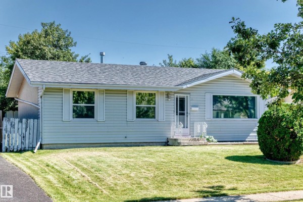 Kitchen - 3 Grantham Pl, St  Albert, AB T8N0W8 Photo 3