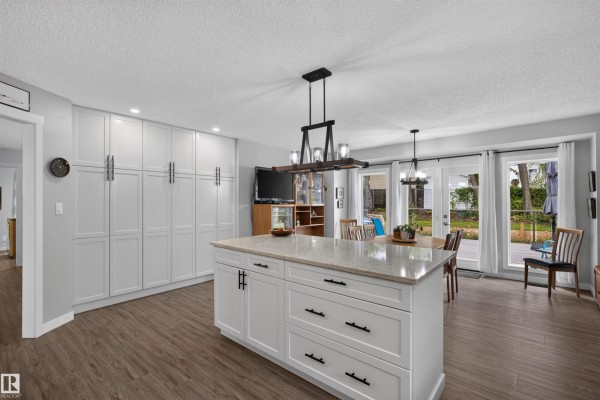 Family room - 3 Hickory Cr, Sherwood Park, AB T8A5E8 Photo 4