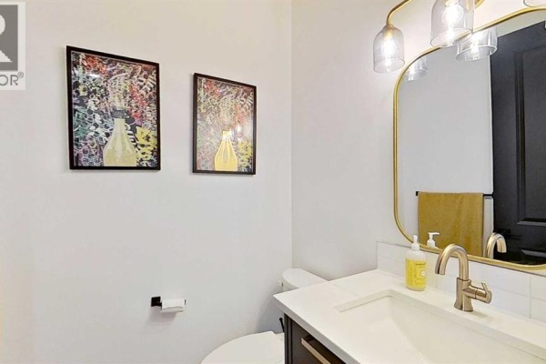 2pc Bathroom - 3 Highwood Drive, Okotoks, AB T1S5S3 Photo 5