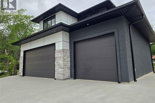 3 Kenney Crescent, Weyburn, SK, photo 3