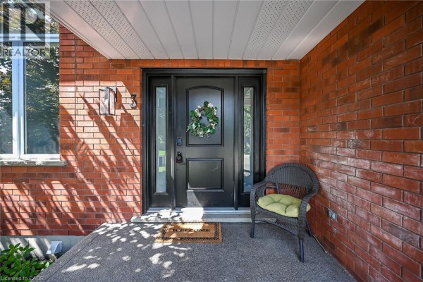 3 Kintyre Court, Caledonia, ON, photo 2