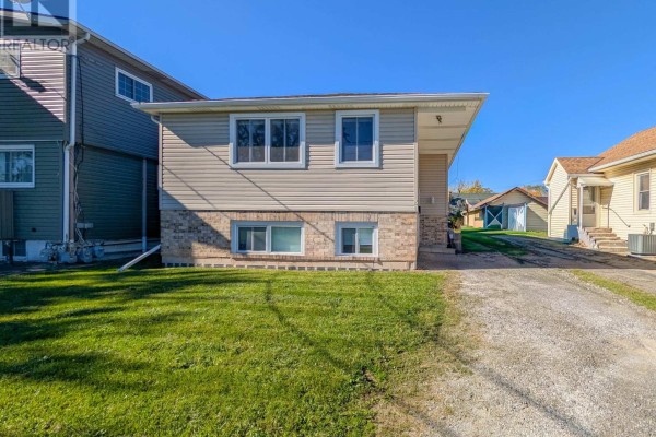 3 Klines Avenue, Welland, ON L3C1Z7 Photo 2
