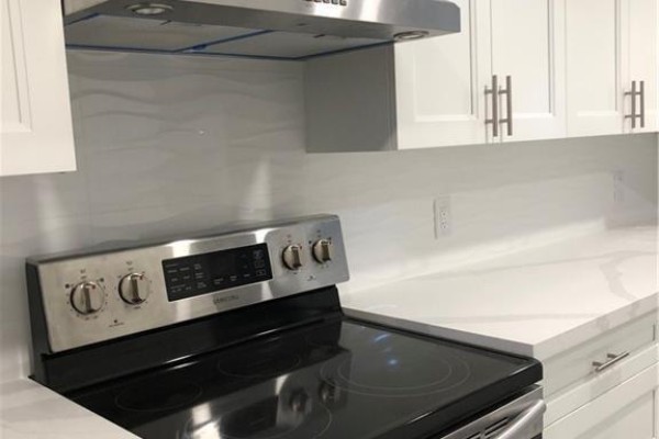 Primary Bedroom - 3 Lancer Court Unit# Lower, Hamilton, ON L9B2B1 Photo 4