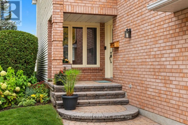 3 Moresby Drive, Ottawa, ON K2M2A2 Photo 4